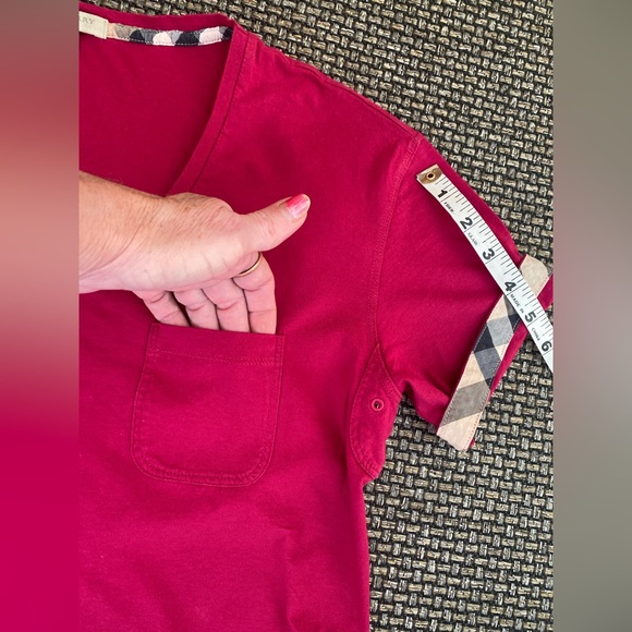BURBERRY BRIT Upscale Pocket Tee🔥Scoop neck/LOGO/Nova Check🔥BERRY💋EUC🔥Medium - Picture 11 of 17